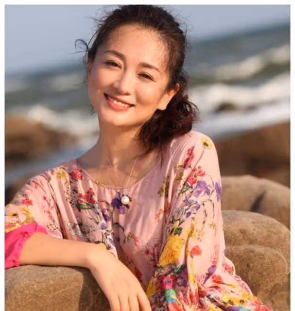 知名演員涓子:當紅時低調嫁圈外丈夫,先後生兩子,46歲越活越美