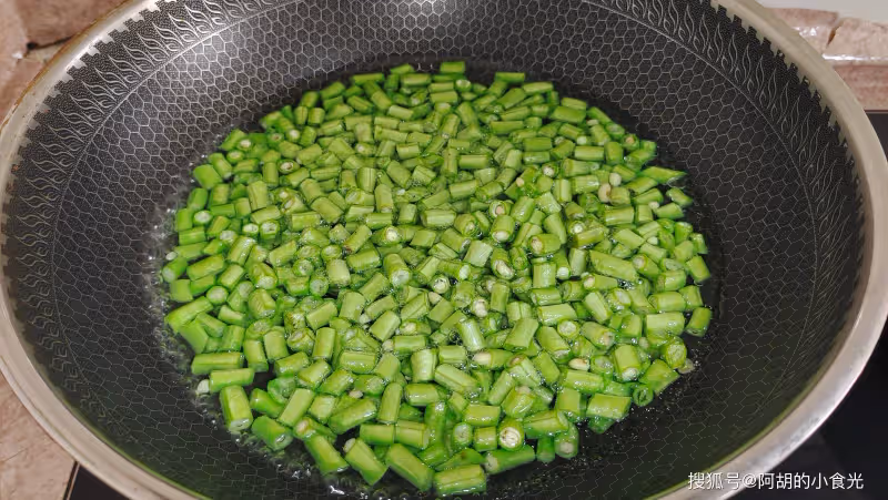 雞蛋和它天生一對!不愧是「夏季菜中上品」,補鈣補鉀,拌飯、拌面都是頂流