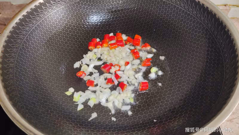 雞蛋和它天生一對!不愧是「夏季菜中上品」,補鈣補鉀,拌飯、拌面都是頂流