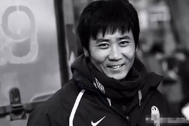 痛心!50歲導演周國棟離世,訃告令人淚目,網友質疑和勞累有關