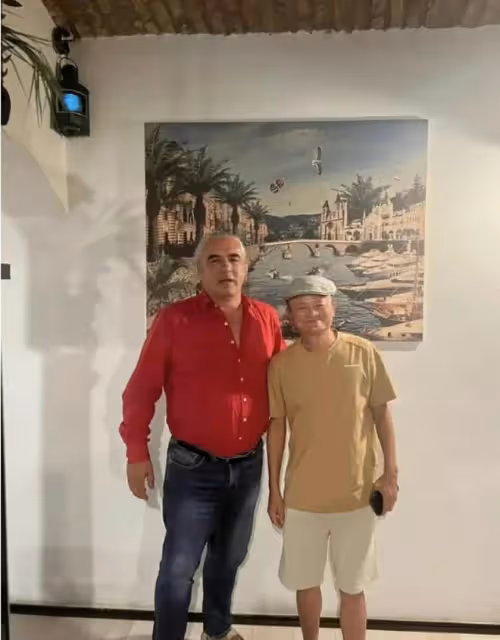 58歲馬雲又現身塞拉耶佛!穿百元T恤街頭喝啤酒,20天遊覽6個國家