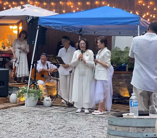 48歲女星第三次出嫁！與洋男友辦童話式婚禮，媽媽李司棋盛裝出席