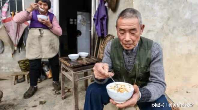 回顧:在兒子家帶娃10年,她偷偷回老家,兒媳:您讓我們怎麼做人
