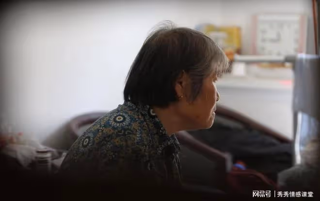 回顧:在兒子家帶娃10年,她偷偷回老家,兒媳:您讓我們怎麼做人