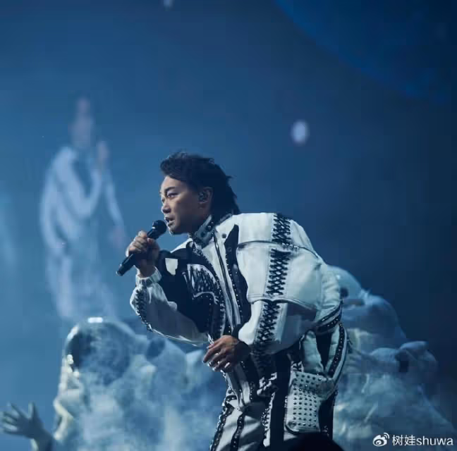 陳奕迅7場台北演唱會開鑼,唱粵語歌曲偏多,張惠妹蔡依林送花籃