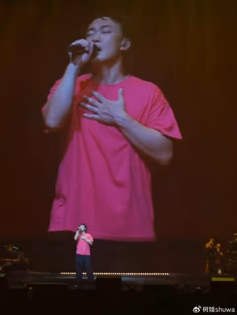 陳奕迅7場台北演唱會開鑼,唱粵語歌曲偏多,張惠妹蔡依林送花籃
