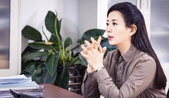 她長得美,戲也好,老公不是於和偉,一家三口卻過得幸福美好