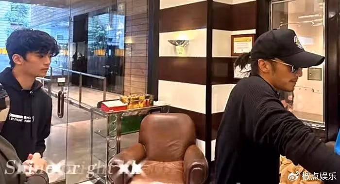 謝霆鋒罕見帶長子出遊！Lucas多張正面照曝光，父子倆如複製粘貼