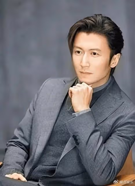謝霆鋒罕見帶長子出遊!Lucas多張正面照曝光,父子倆如複製粘貼