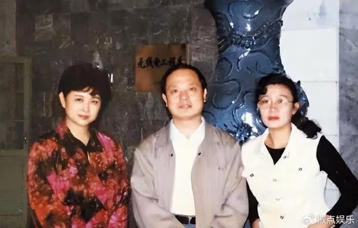 央視肖曉琳退休5個月,在美國兒子家去世,臨終26字遺言發人深省