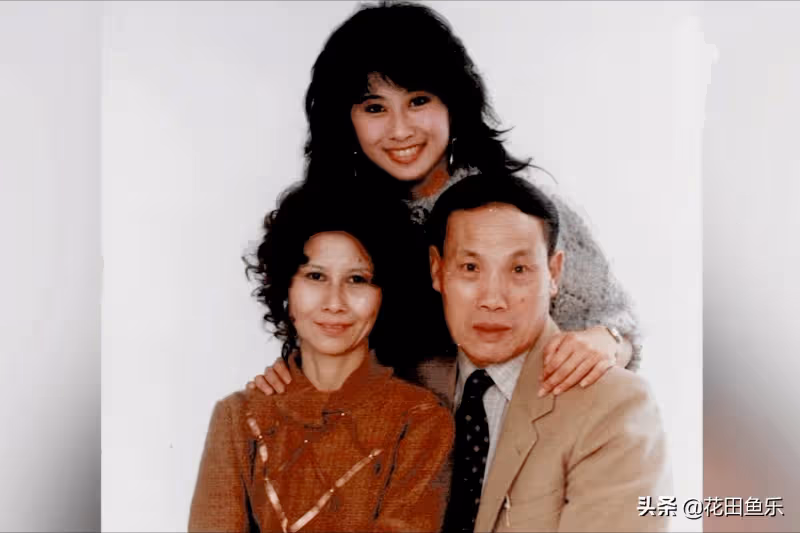 被費翔媽否定,被林子祥寵愛,61歲葉倩文銀髮皺紋,實在太美