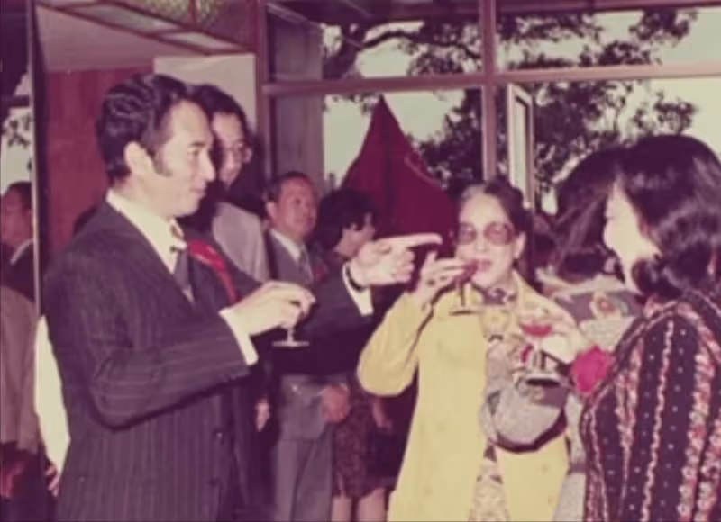 同為豪門原配,黎婉華不比呂燕妮差,為何她們的待遇截然不同?