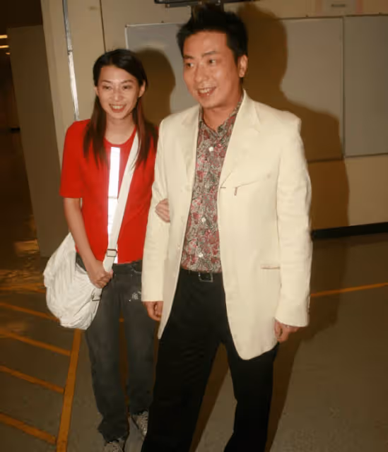 大曬奢華度假照!46歲前港姐顏值依舊,帶兩兒再婚嫁入豪門!