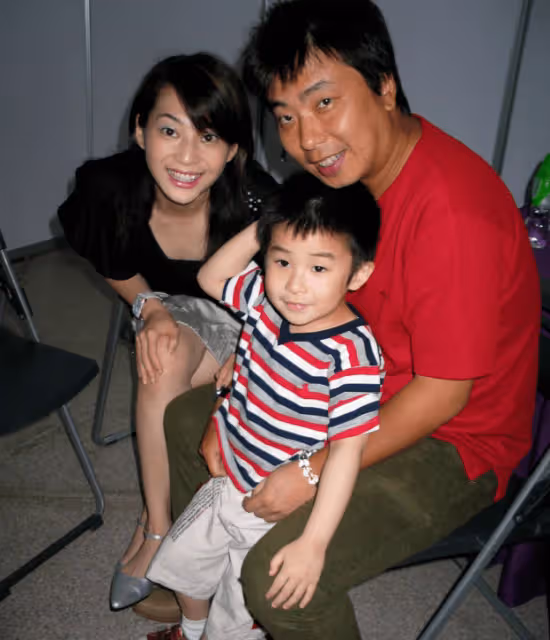 大曬奢華度假照!46歲前港姐顏值依舊,帶兩兒再婚嫁入豪門!