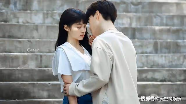 《曾少年》謝喬帶球嫁給秦川,楊澄送上驚天大禮,王瑩吃醋發瘋