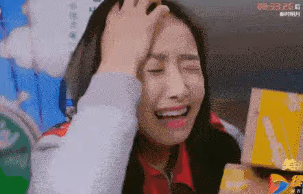 熱巴盛裝出席前呼後擁,宋茜看不下去猛翻白眼