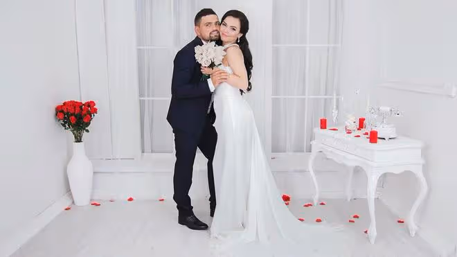 女子等了情郎8年,等來的卻是別人的婚禮,自己卻成為大齡剩女