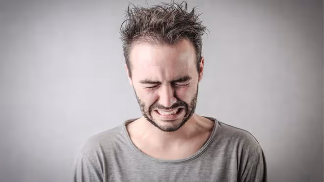 老婆錯發了一條簡訊息,暴露了她的秘密,結束了我們十年的婚姻