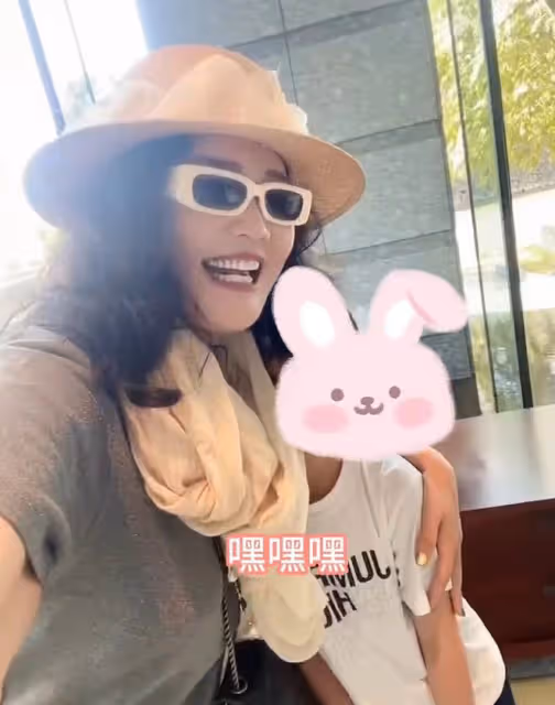 張蘭終於與孫子淚奔重逢!大S拒絕孩子回內地,倆孩子與奶奶不親