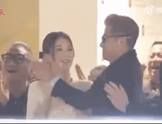 方媛帶娃看郭富城演唱會,女兒大喊爸爸英文名,還能跟唱爸爸的歌