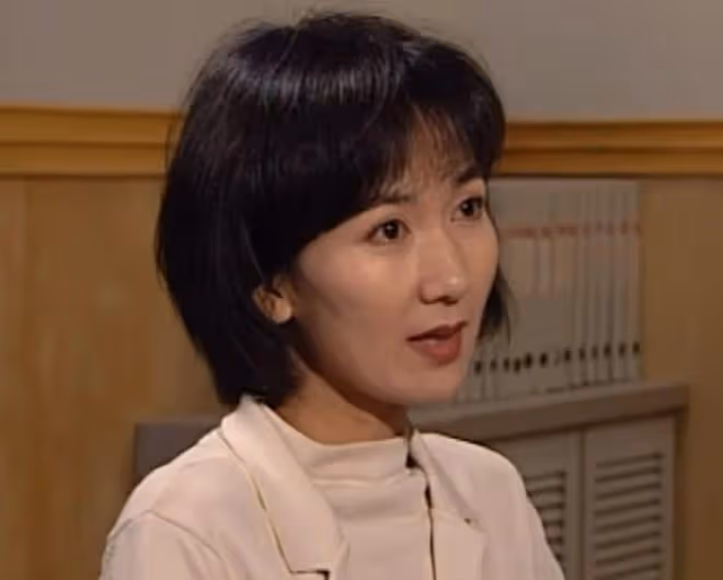 65歲陳美琪氣質依舊，素顏狀態很好，不輸61歲的關之琳