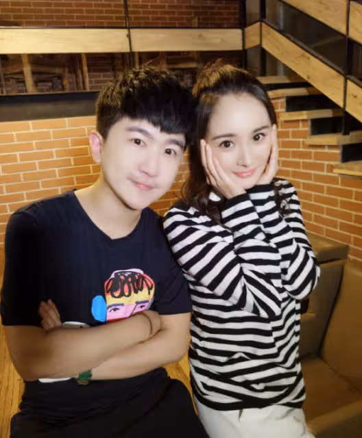 劉愷威帶女兒現身加拿大，9歲小糯米近照罕見曝光，顏值高像楊冪