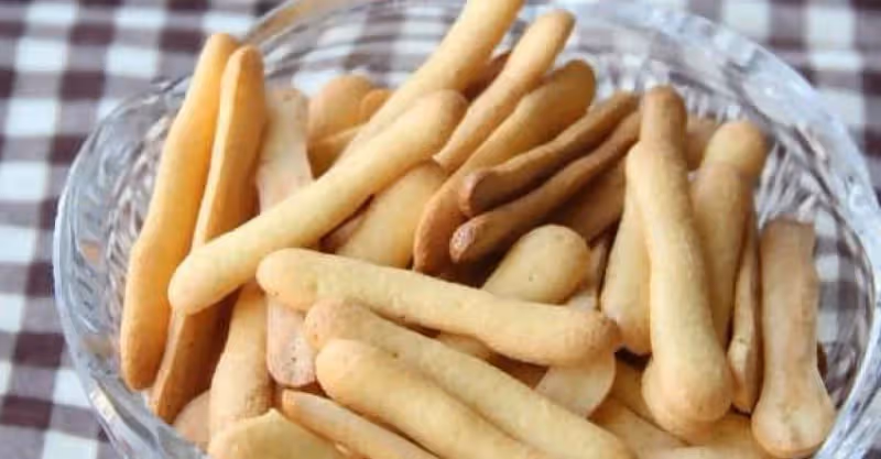 烤一爐手指餅乾先預熱一下，之後再做複雜的小餅乾來吃~