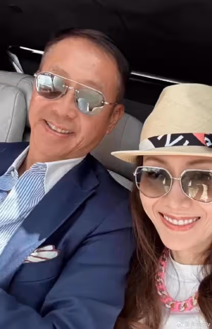 眾星現身英國看溫網決賽,鄧超baby「叔侄」久違同框,吃驚表情超同步