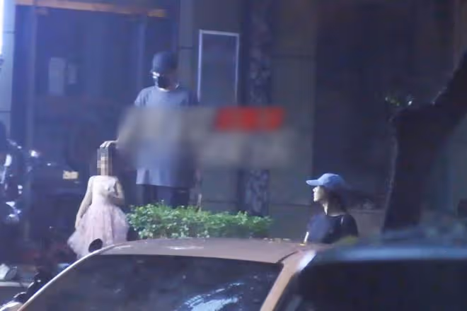 高圓圓三口罕同框!4歲女兒身高猛長像爸爸,幸福的模樣引發熱議