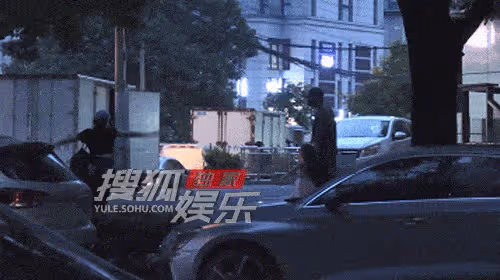 高圓圓三口罕同框!4歲女兒身高猛長像爸爸,幸福的模樣引發熱議