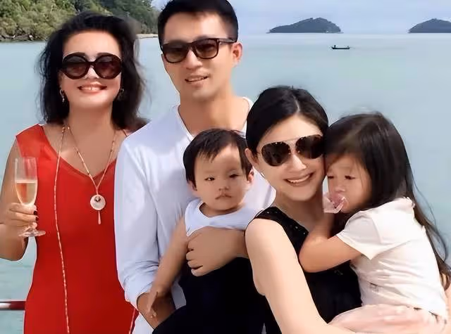 汪小菲帶兩娃日本旅遊,張蘭滿小區炫耀,無意一句卻暴露真實想法