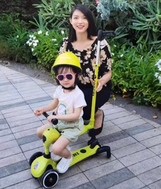 張梓琳久違曬二胎女兒，妹妹露正臉和爸爸聶磊好像，混血感十足