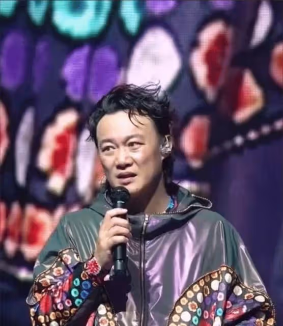 7月17日,陳奕迅衝上熱搜!