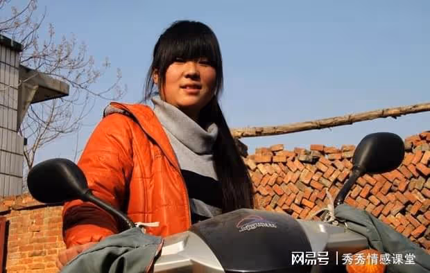 案例:父親去世後,姑姑對我不聞不問,高考時她卻給了我一張存摺