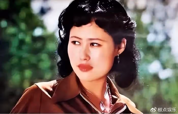 斯琴高娃近況：3婚2離，瑞士老公去世，如今依舊在國內坐輪椅拍戲