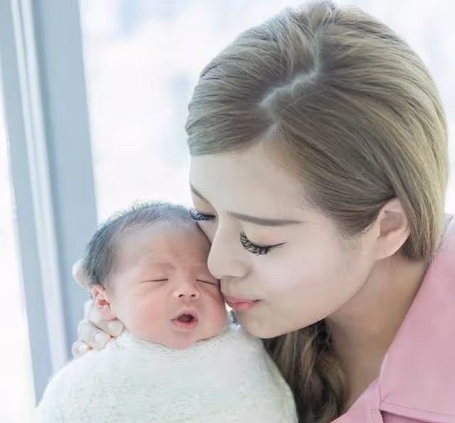 恭喜!TVB前知名女星宣布二胎產子,化濃妝分娩被調侃偶像包袱重