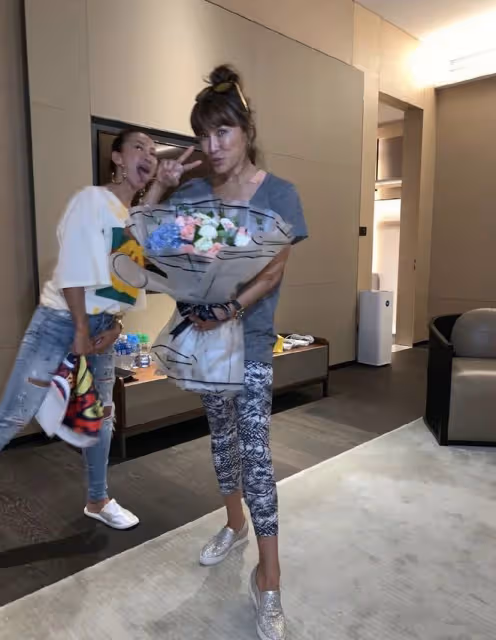 和李玟太像了!李玟二姐李思林也嫁給老外婚姻失敗,曾患抑鬱症