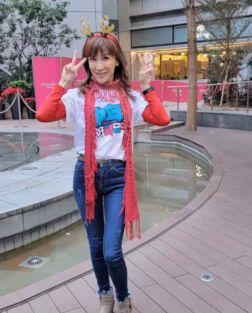 和李玟太像了!李玟二姐李思林也嫁給老外婚姻失敗,曾患抑鬱症
