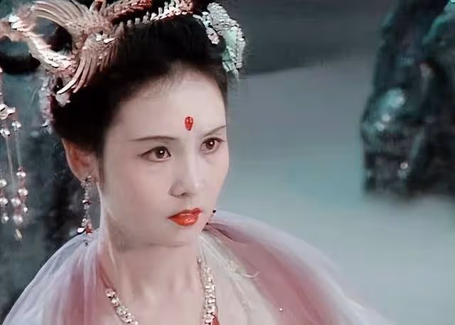 《西遊記》:導演從全國各地找來的漂亮妞,當時只顧著盯猴看了