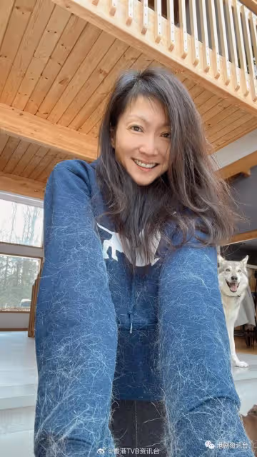 李司棋嫁女高貴白裙現身致辭送祝福!女兒大露背靚爆出嫁照曝光