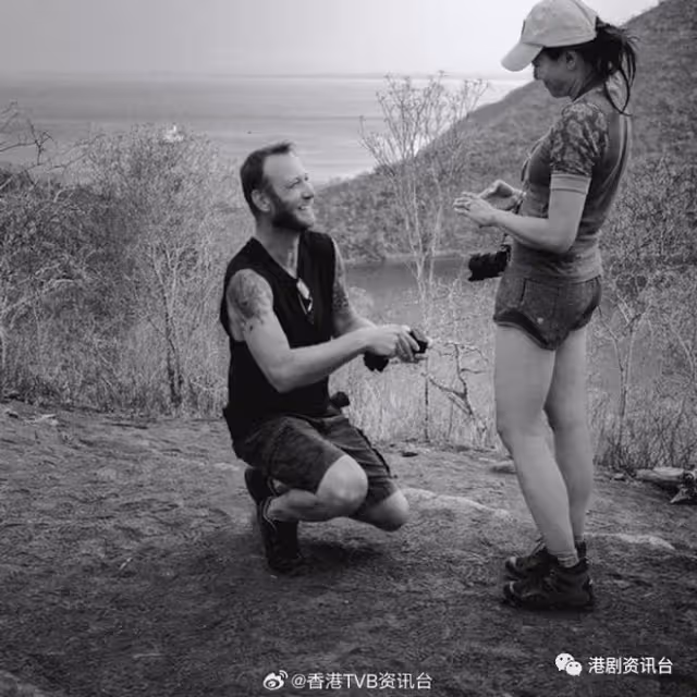 李司棋嫁女高貴白裙現身致辭送祝福！女兒大露背靚爆出嫁照曝光