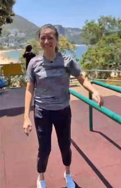 鄭伊健2任戀人前往日本!58歲邵美琪笑開懷,49歲蒙嘉慧氣質清冷