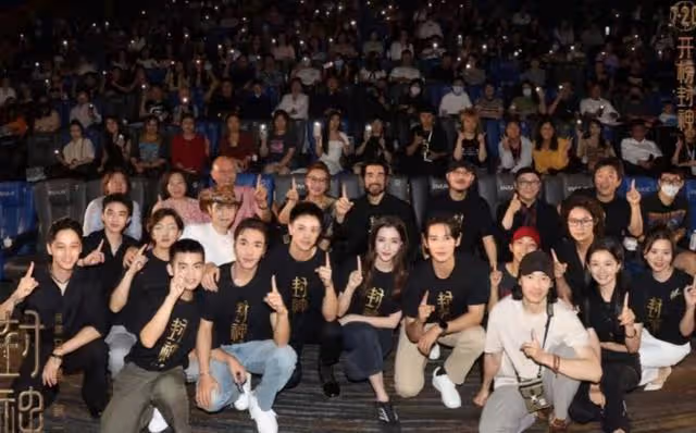 高大威猛！港星二代首入行拍電影，靠實力通過萬人海選成爸爸驕傲