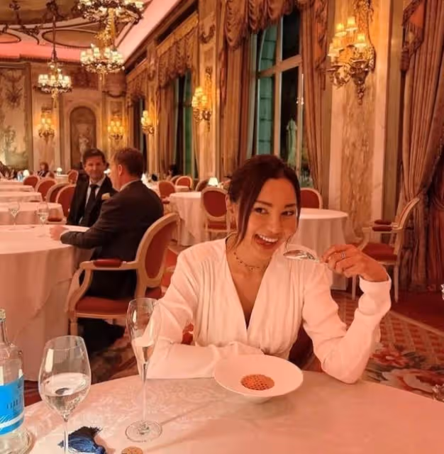 公開認愛!港女歌手自曝已訂婚,男方身家過億曾與多位女星傳緋聞