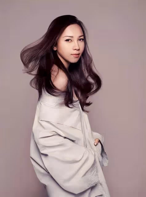 公開認愛!港女歌手自曝已訂婚,男方身家過億曾與多位女星傳緋聞