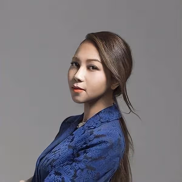 公開認愛!港女歌手自曝已訂婚,男方身家過億曾與多位女星傳緋聞