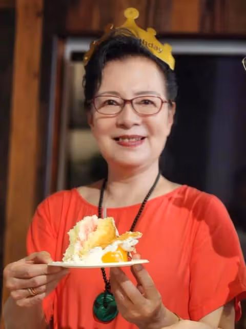 陳數罕曬80歲老母親慶生照!一身翡翠首飾太貴氣