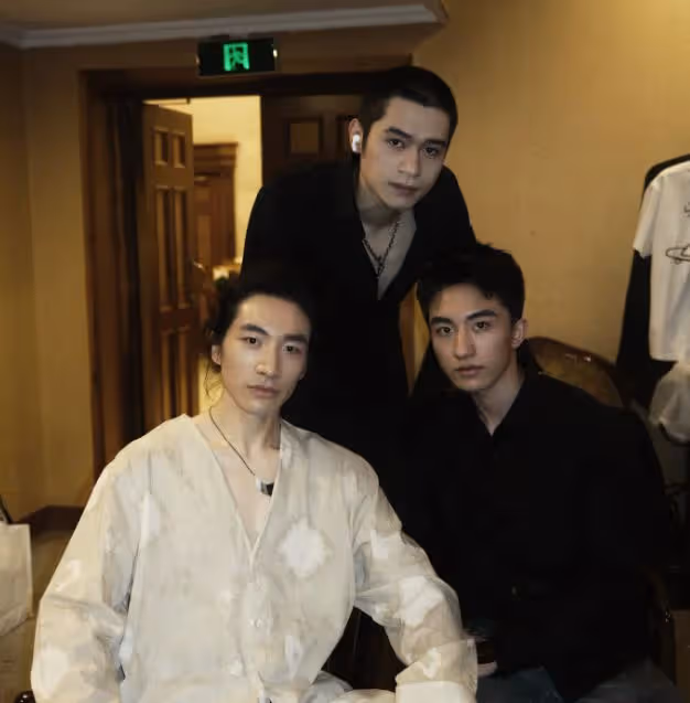 徐錦江23歲兒子參演電影《封神》!首次演出高大威猛!