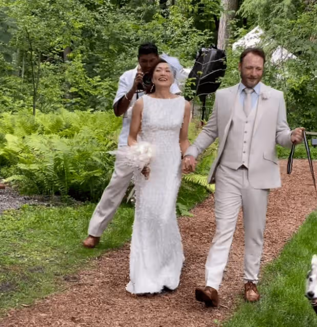 TVB女星大曬女兒結婚照！外籍女婿跟足中國傳統，向外母敬茶