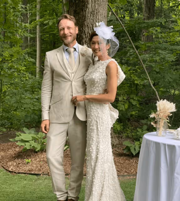 TVB女星大曬女兒結婚照！外籍女婿跟足中國傳統，向外母敬茶